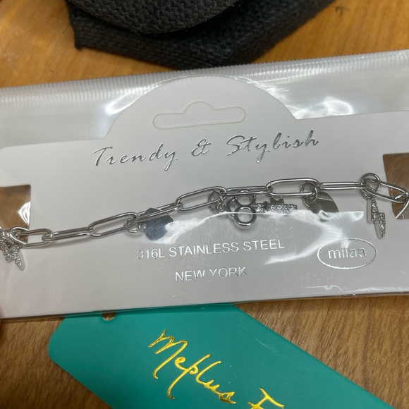 Trendy Silver Charm Anklet Bracelet - Picture 2 of 2